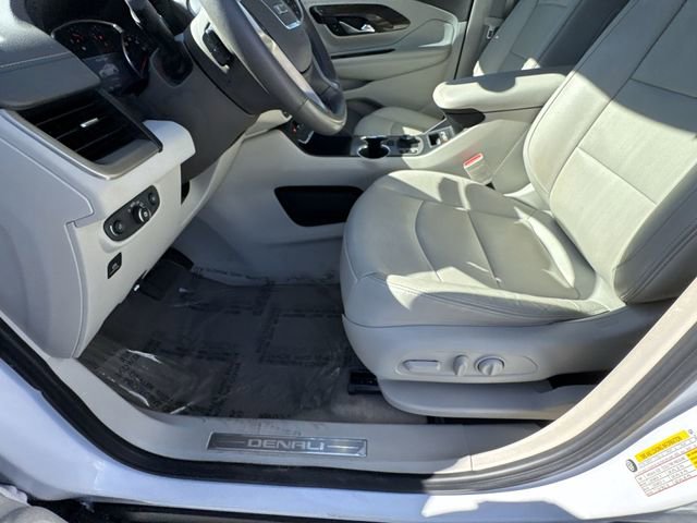 Used 2020 GMC Terrain Denali w/ Denali Premium Package FWD image 19