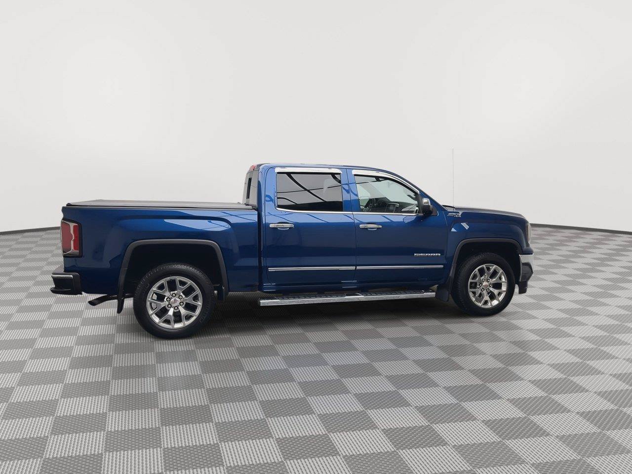 Used 2017 GMC Sierra 1500 SLT w/ SLT Premium Package AWD/4WD image 42