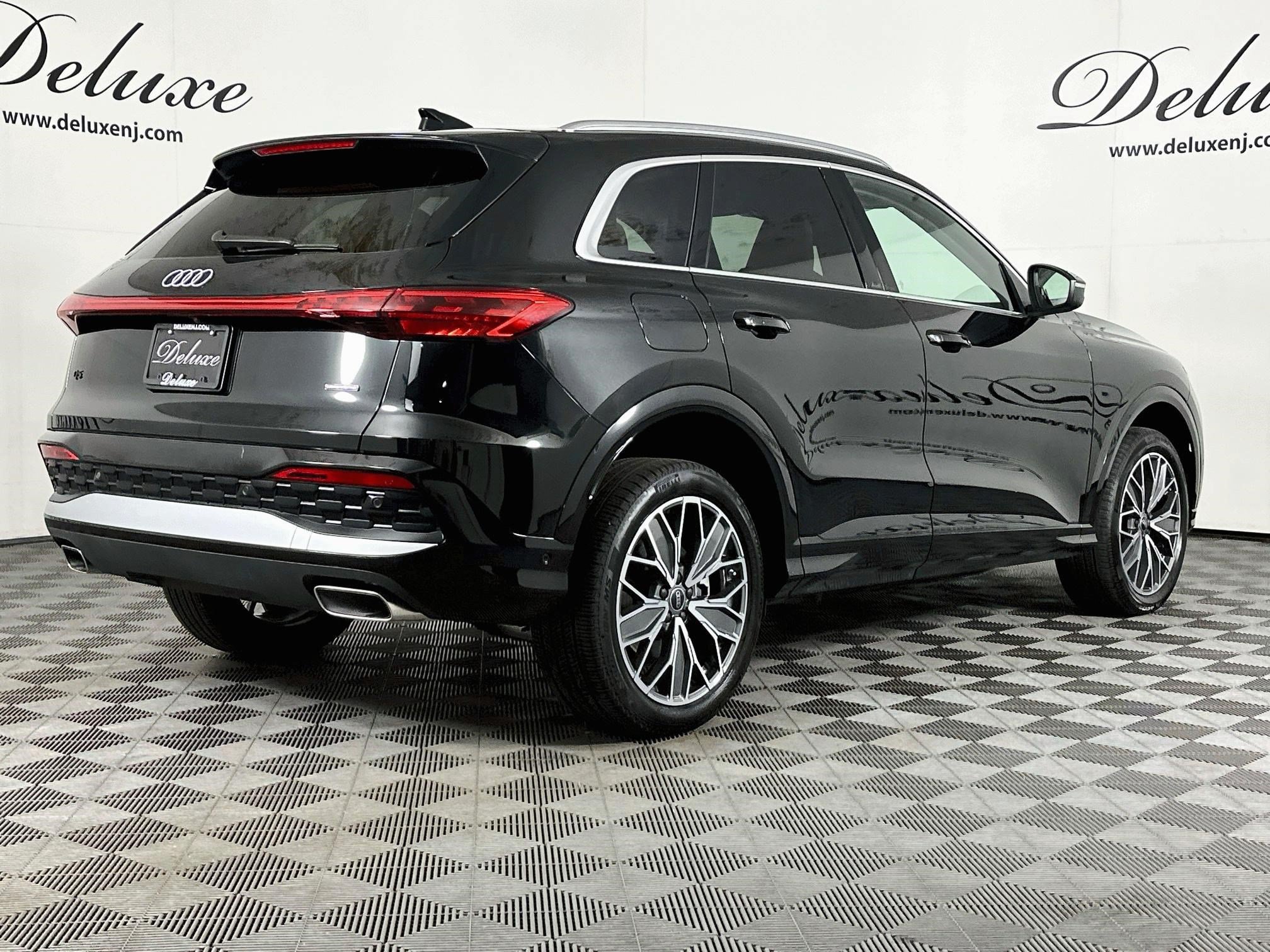 Used 2025 Audi Q5 Premium Plus AWD/4WD image 6