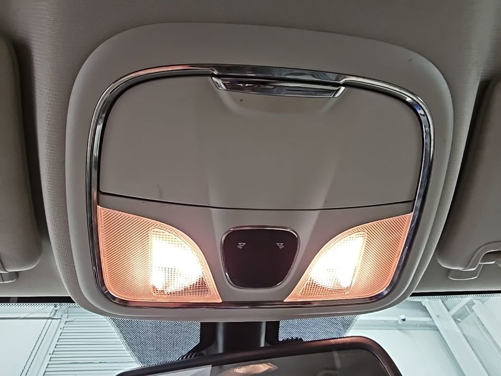 Used 2016 Jeep Cherokee Sport image 21