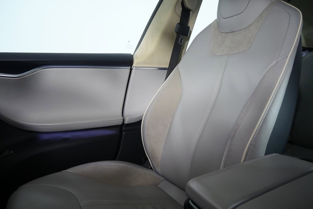 Used 2013 Tesla Model S Performance image 25