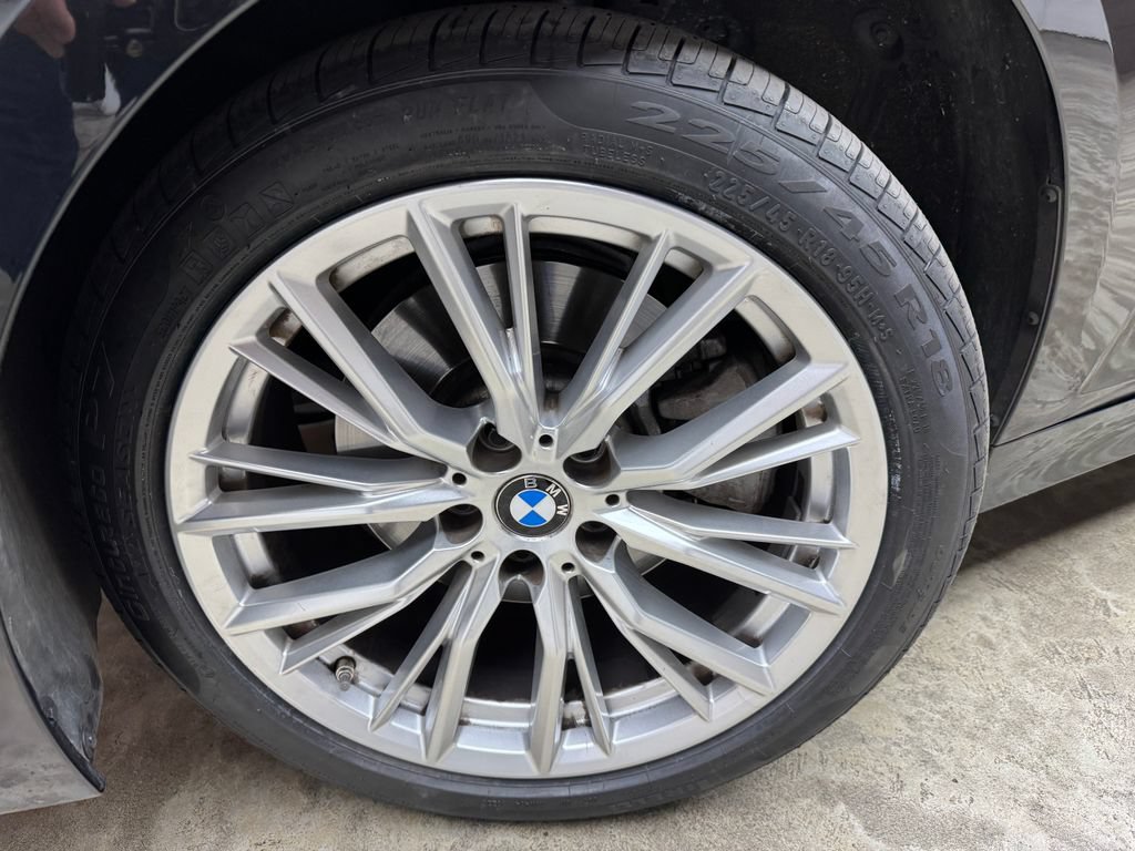 Certified 2023 BMW 330i xDrive Sedan w/ Convenience Package AWD/4WD image 31