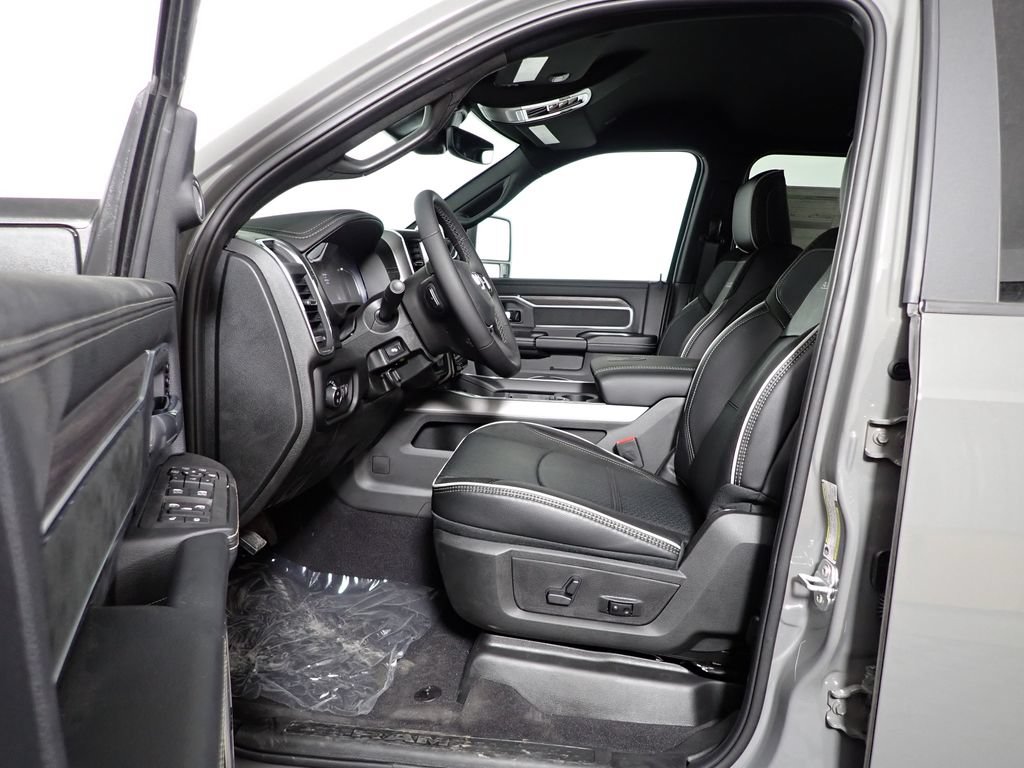 New 2026 RAM 2500 Laramie AWD/4WD image 23