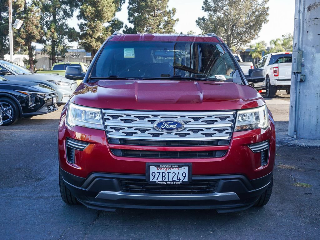 Used 2018 Ford Explorer XLT FWD image 2