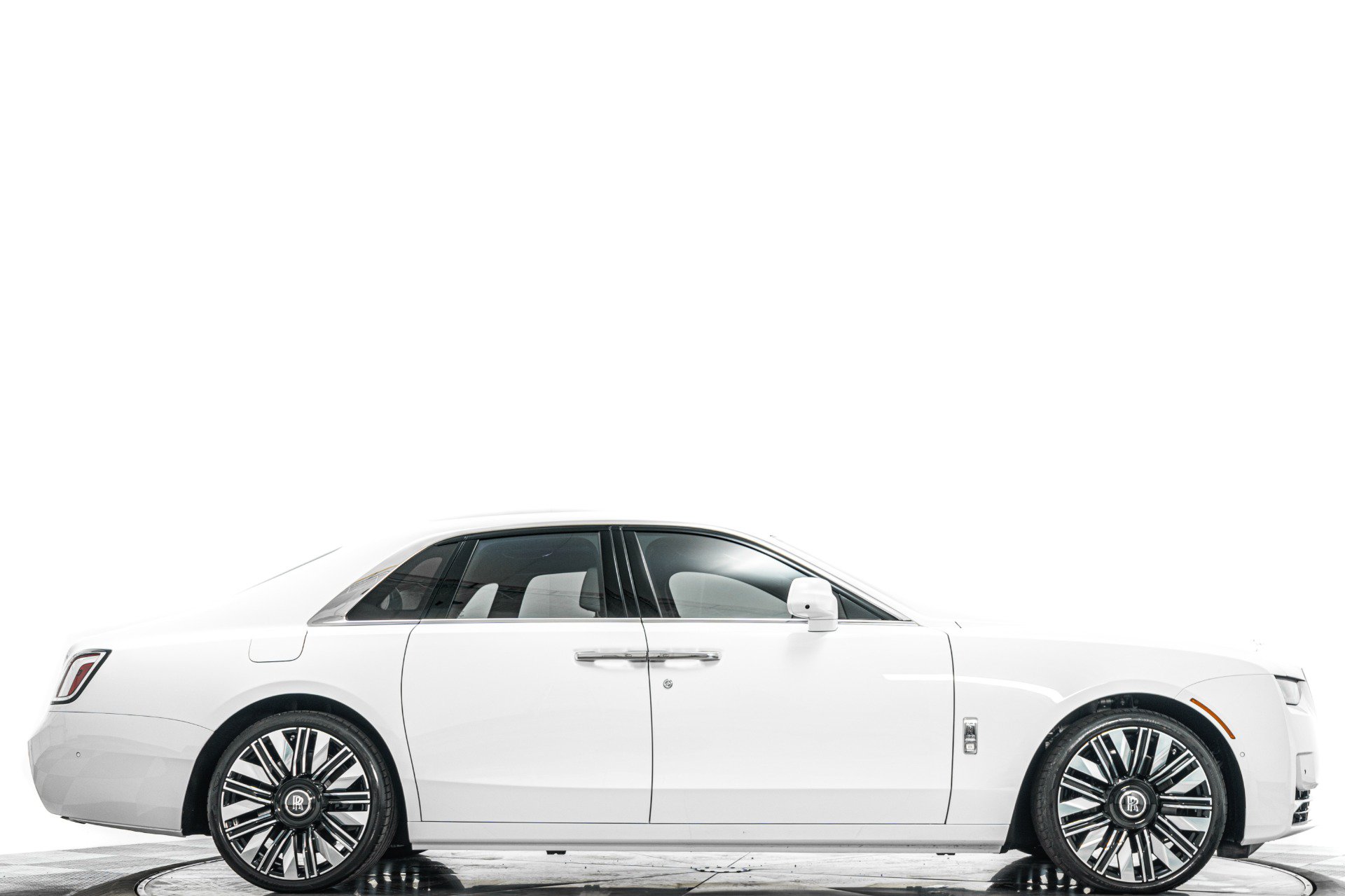 Used 2026 Rolls-Royce Ghost AWD/4WD image 2
