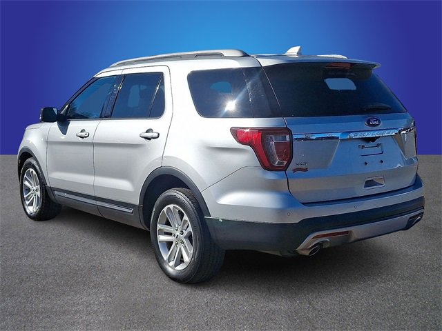 Used 2017 Ford Explorer XLT w/ Equipment Group 201A image 6