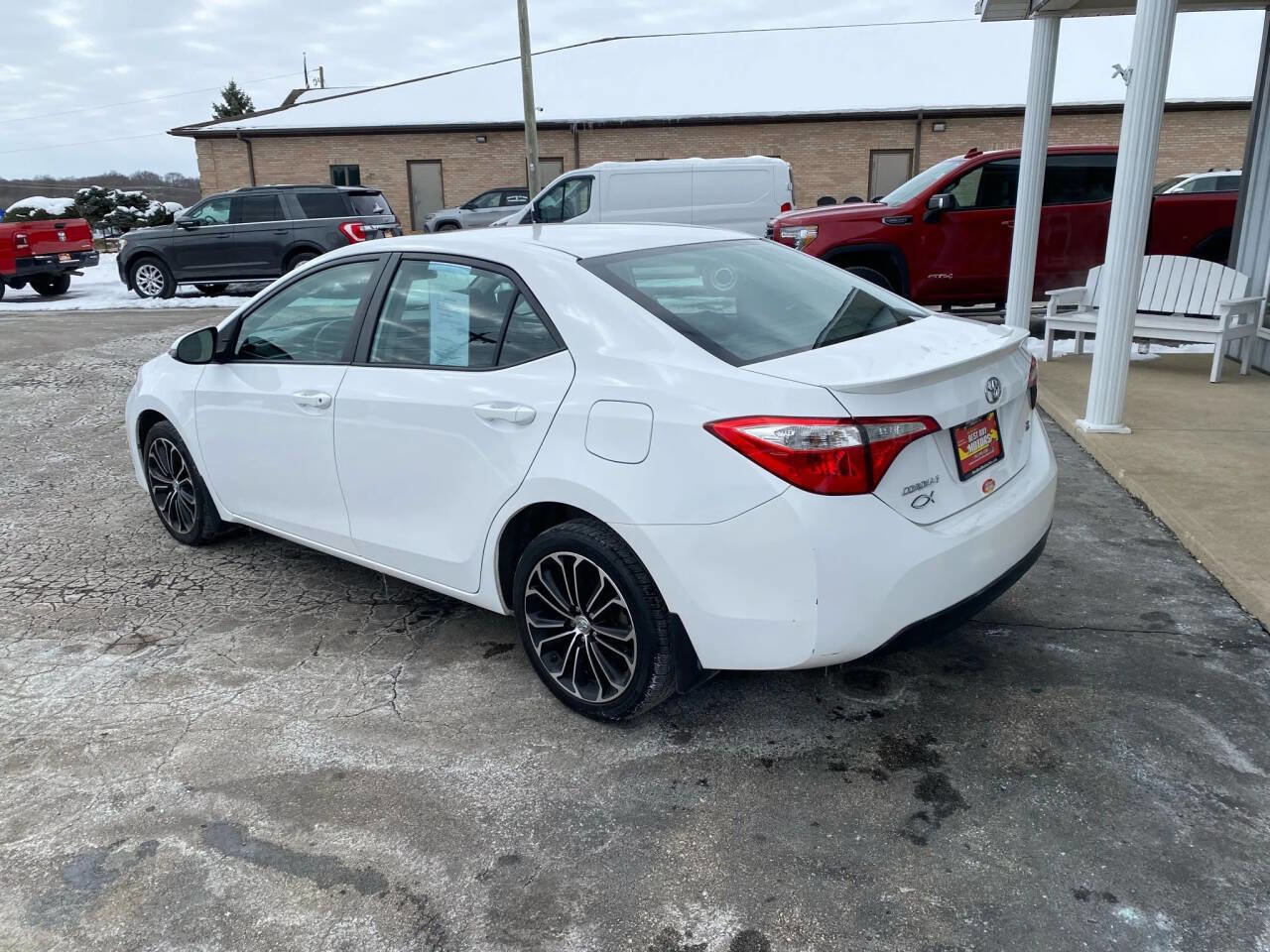 Used 2016 Toyota Corolla S image 3