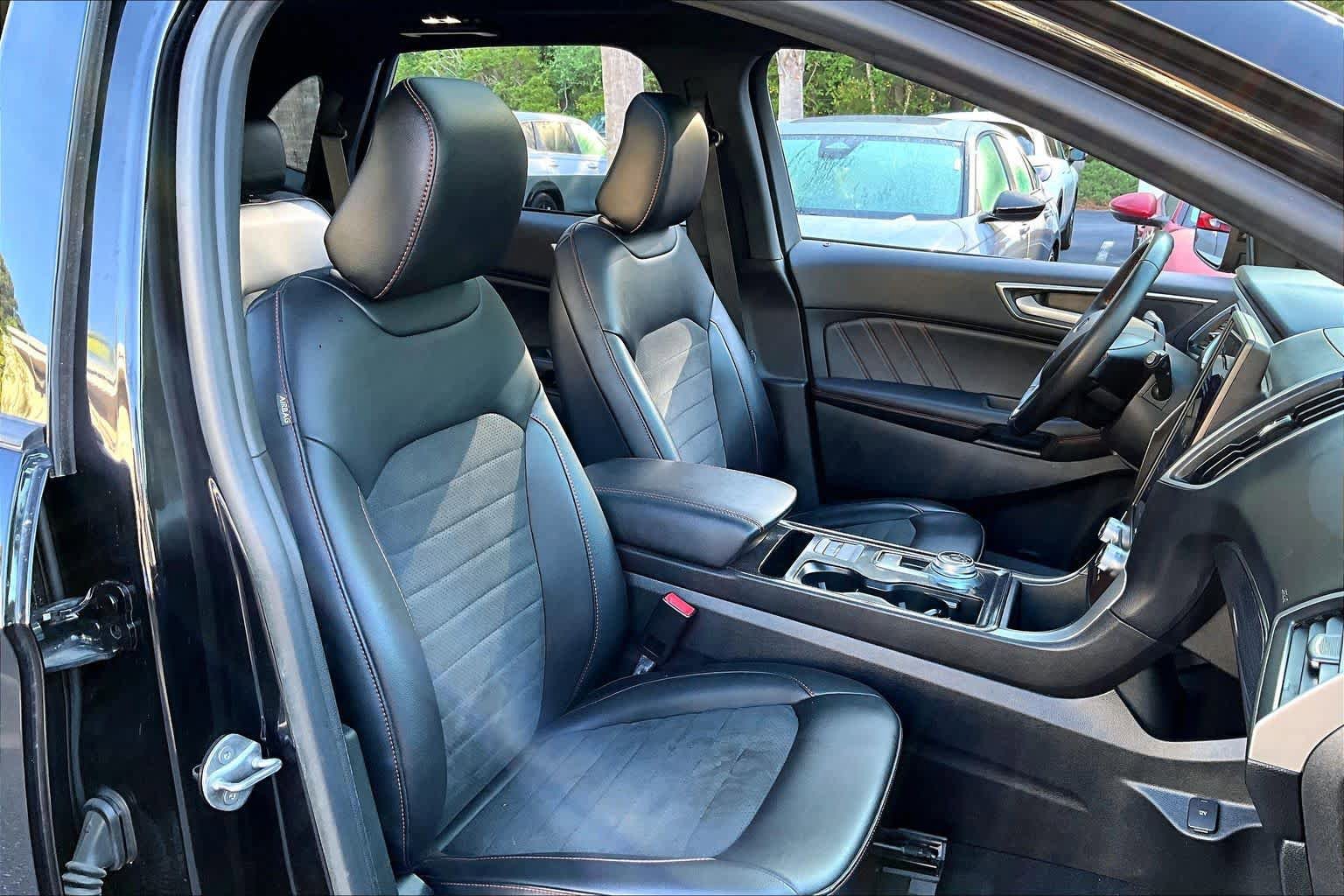 Used 2021 Ford Edge ST-Line w/ Cargo Accessory Package FWD image 9