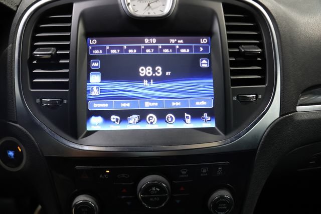 Used 2014 Chrysler 300 C AWD/4WD image 21