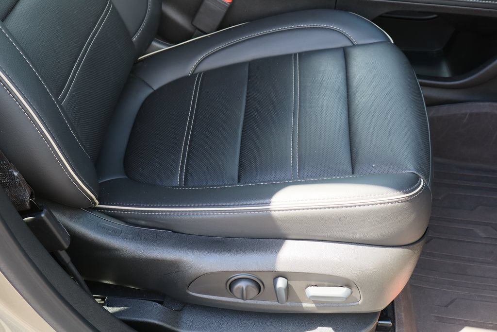 Certified 2022 GMC Acadia Denali w/ Denali Ultimate Package FWD image 32