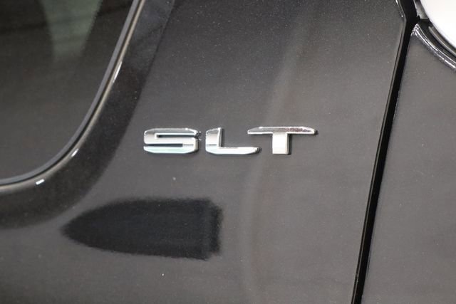 Used 2023 GMC Acadia SLT image 50