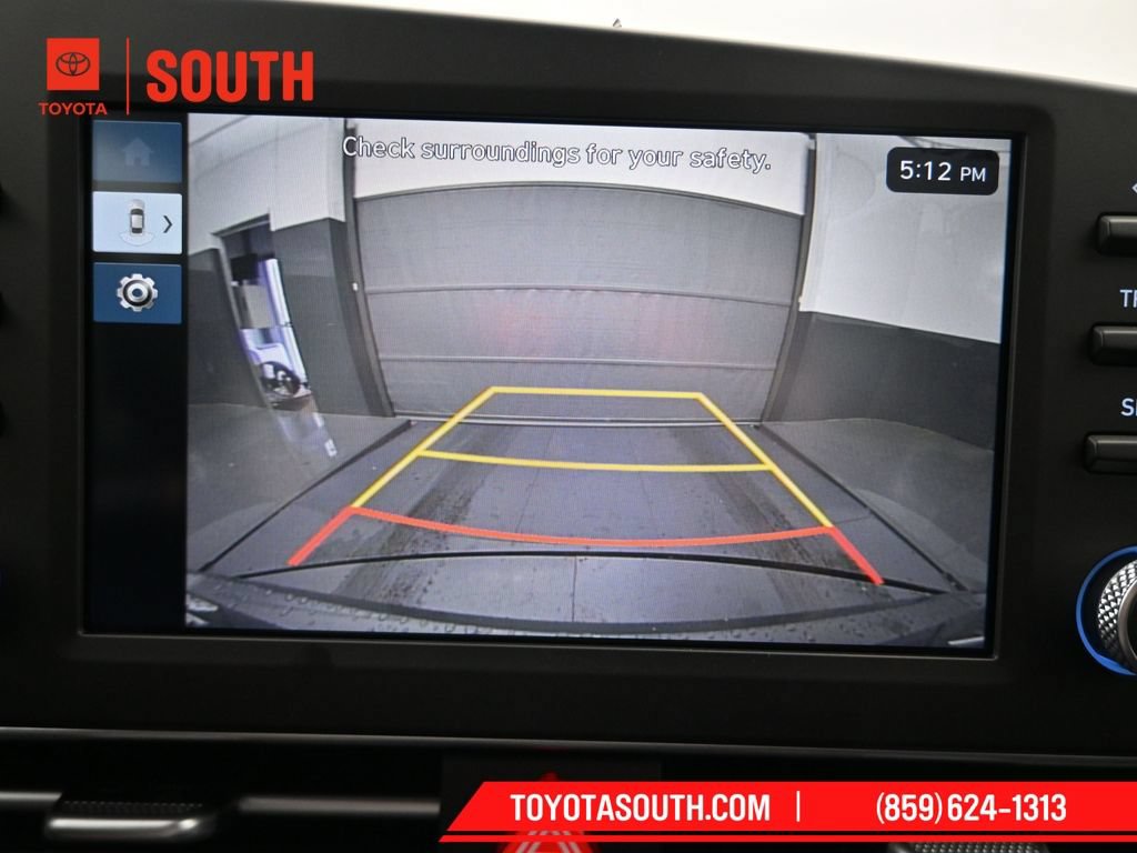 Used 2025 Hyundai Elantra SE FWD image 14