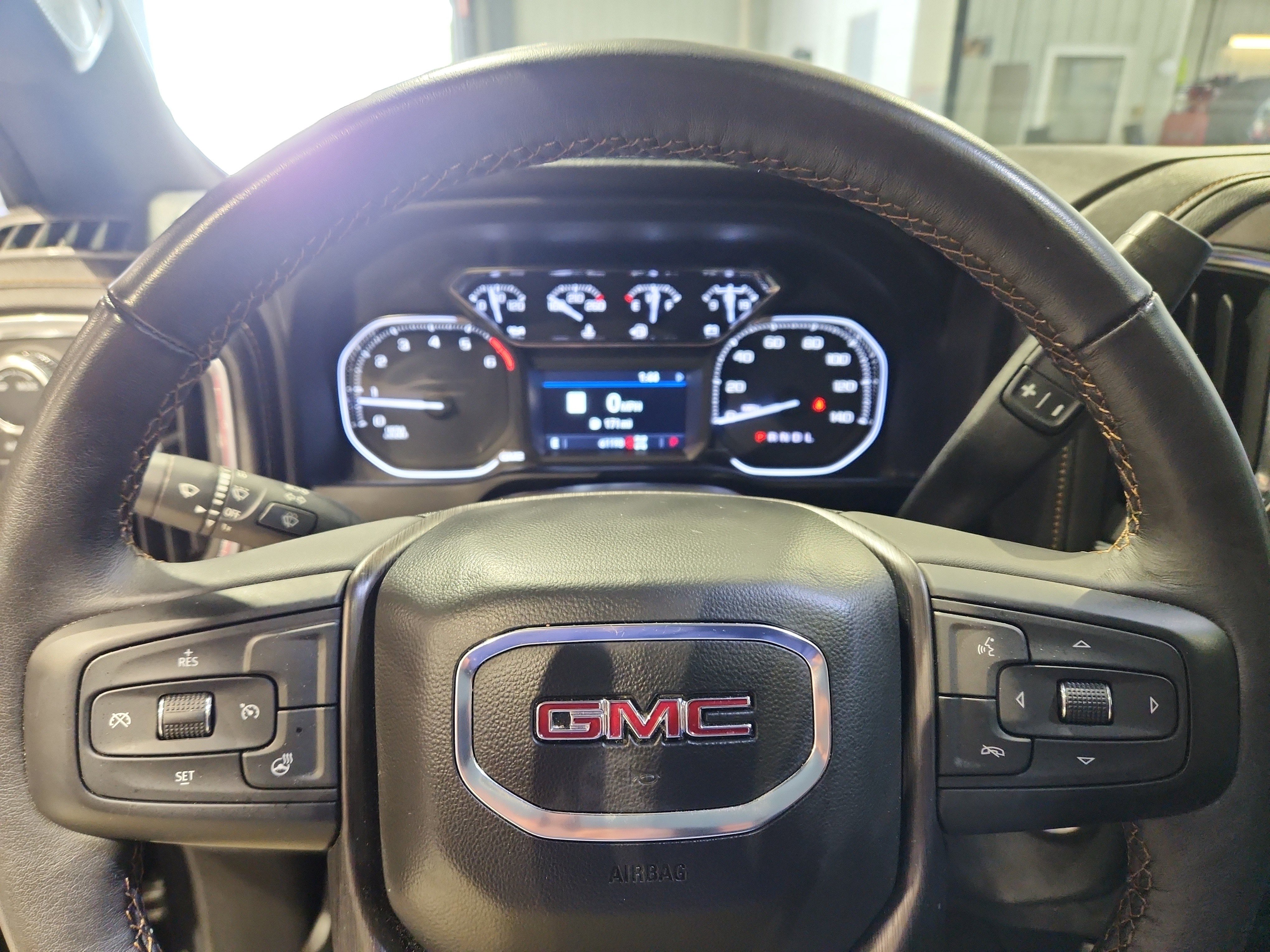 Certified 2022 GMC Sierra 1500 AT4 w/ AT4 Premium Package image 6