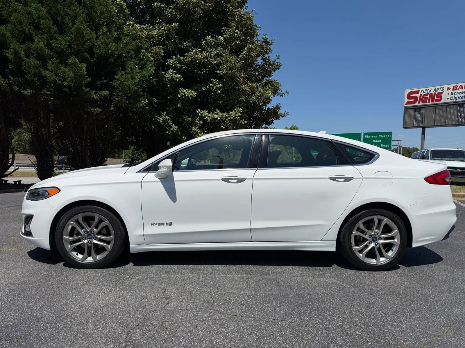 Used 2019 Ford Fusion Titanium image 2