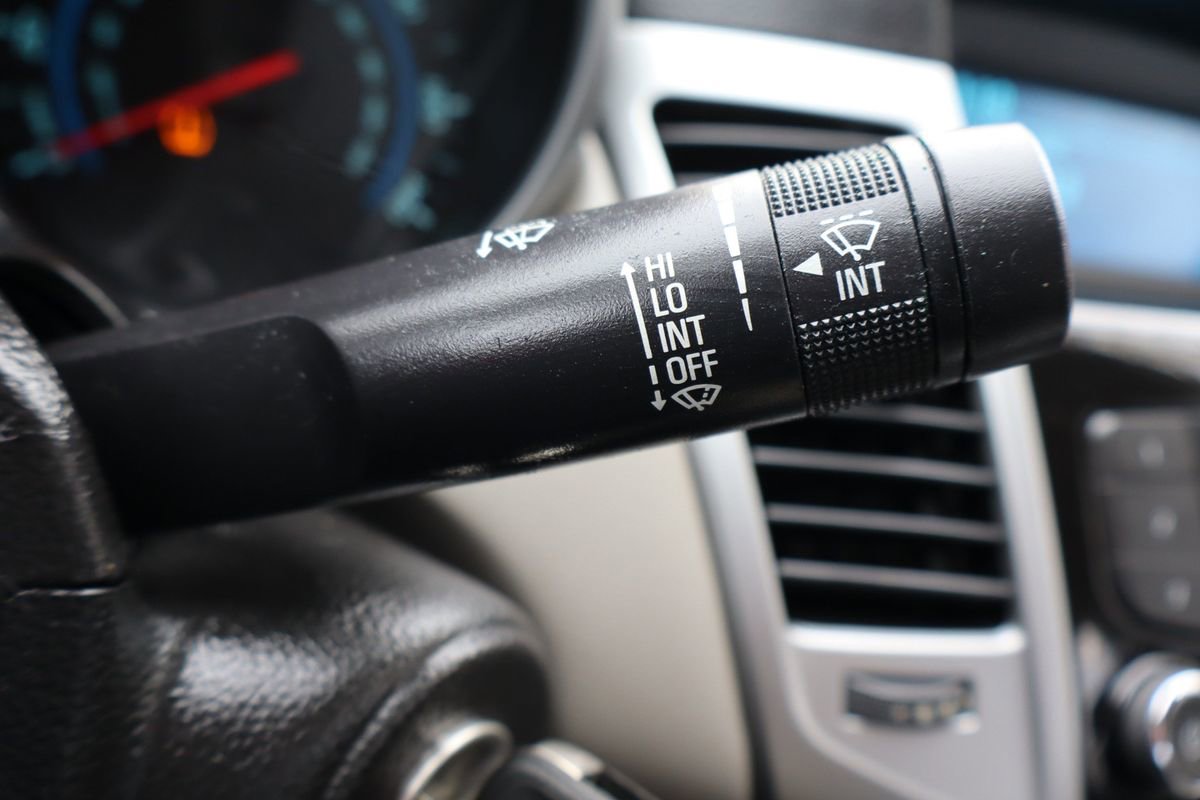 Used 2014 Chevrolet Cruze LS image 32