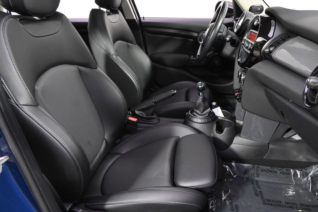 Used 2016 MINI Cooper 4-Door Hardtop image 16