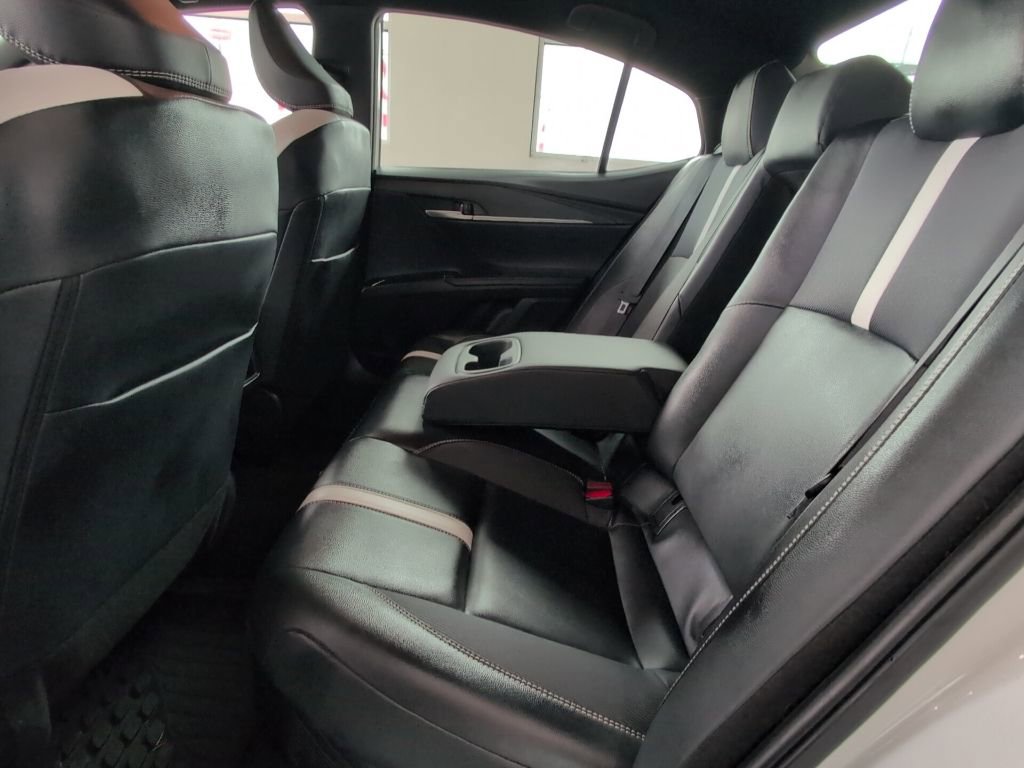 Used 2025 Toyota Camry SE image 16