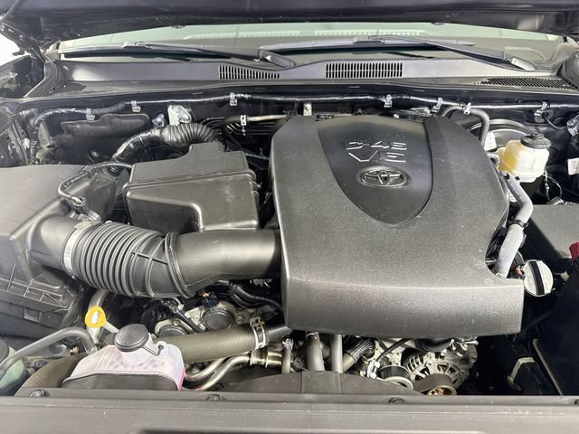 Used 2021 Toyota Tacoma SR5 AWD/4WD image 31