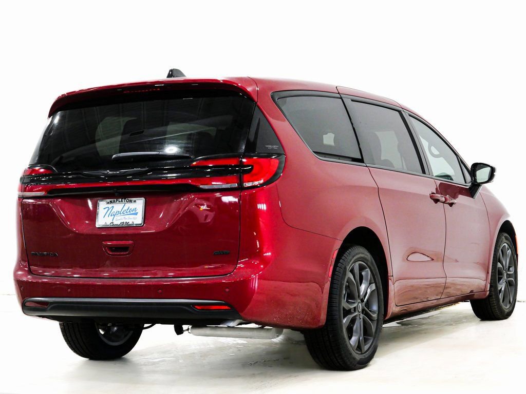 New 2026 Chrysler Pacifica Select image 7