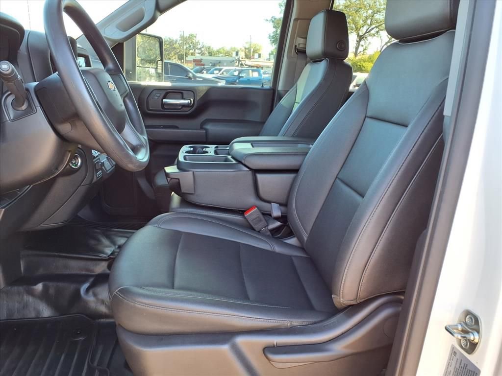 Used 2025 Chevrolet Silverado 3500 W/T image 26