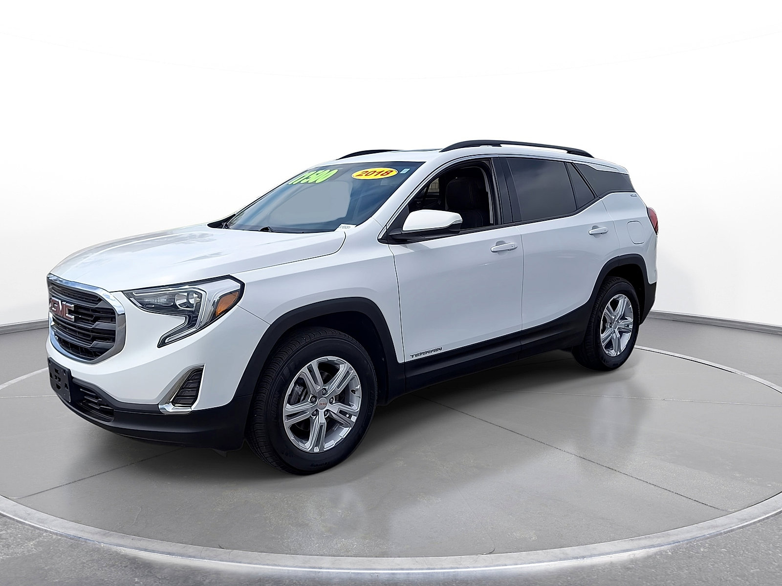 Used 2018 GMC Terrain SLE w/ GMC Pro Grade Package AWD/4WD image 4