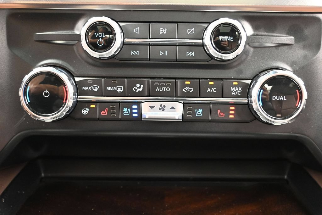 Used 2024 Ford F350 King Ranch w/ Chrome Package AWD/4WD image 39