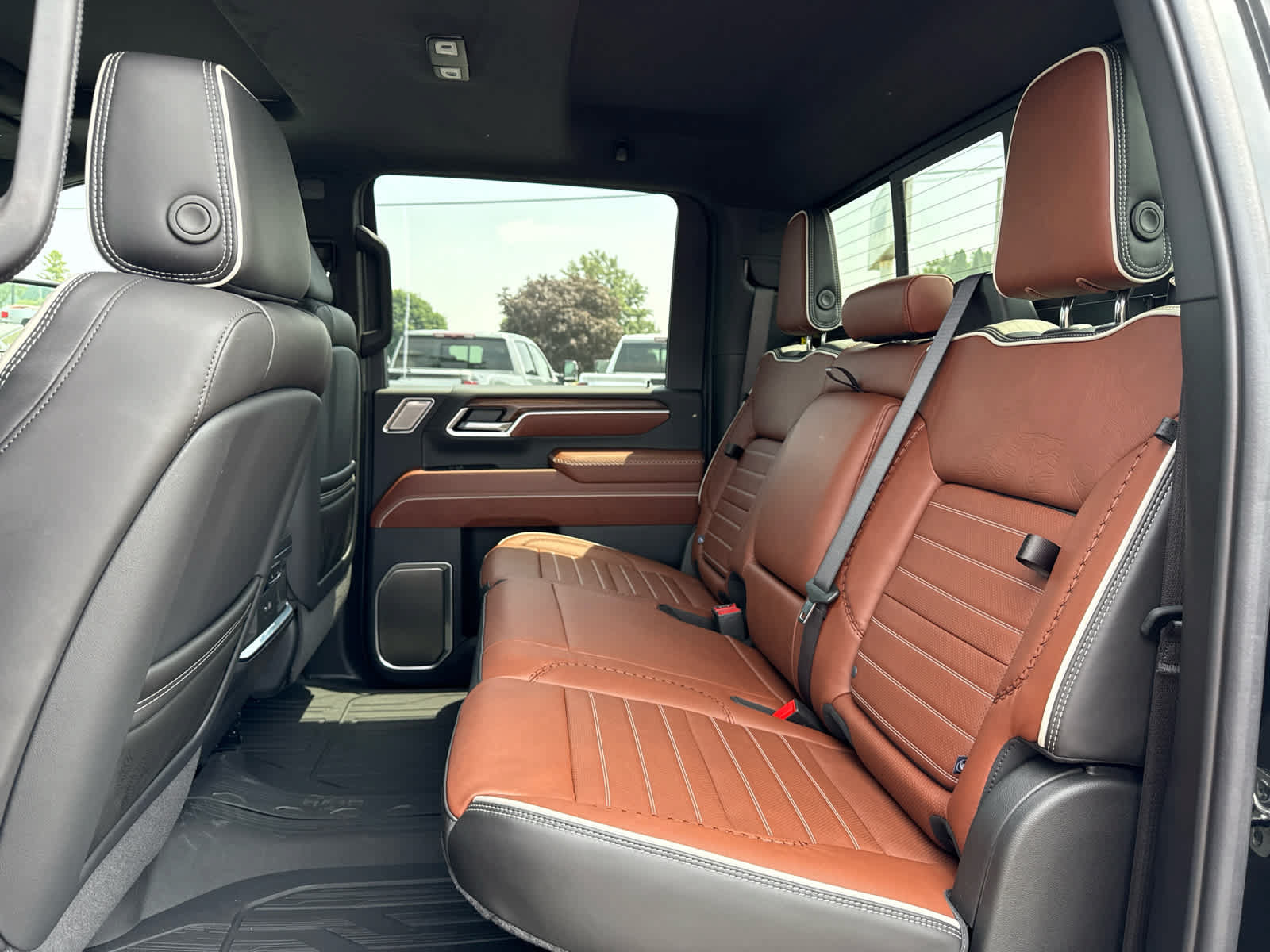 New 2026 GMC Sierra 3500 Denali Ultimate AWD/4WD image 23