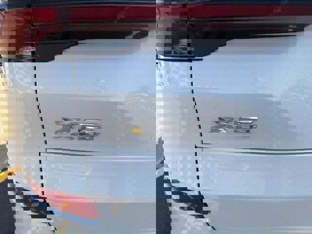 Used 2025 BMW X5 xDrive40i w/ Executive Package image 16