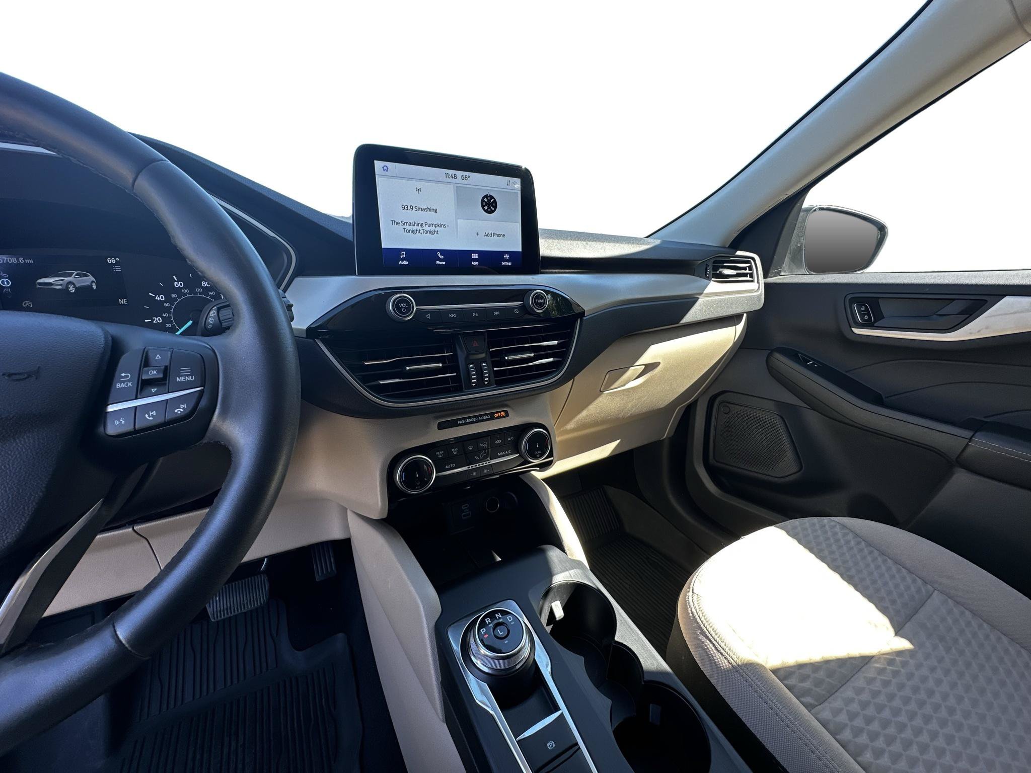 Used 2022 Ford Escape SE w/ Convenience Package FWD image 17