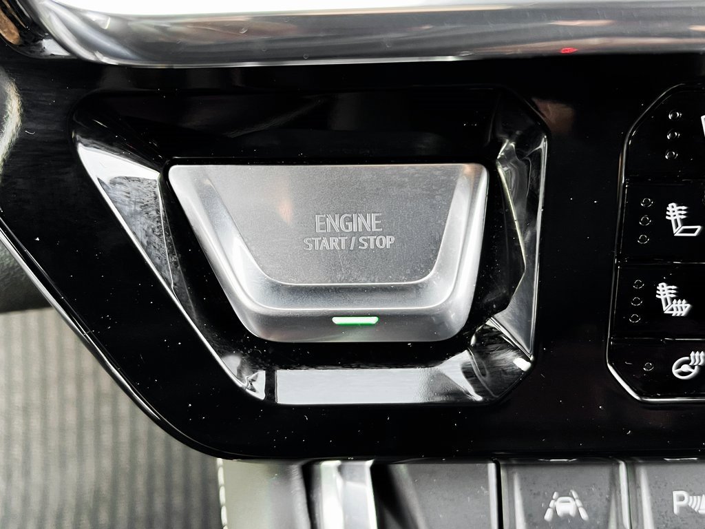 Used 2025 GMC Sierra 1500 Denali Ultimate image 11
