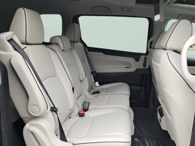 New 2026 Honda Odyssey Touring image 17