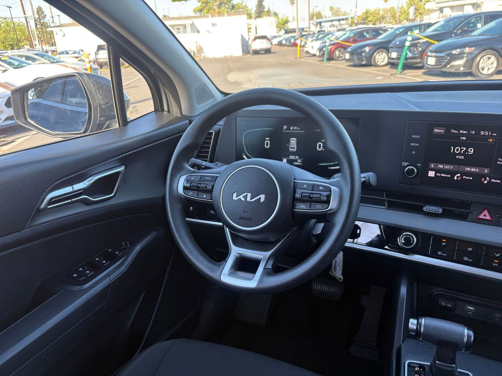 Used 2025 Kia Sportage LX image 33