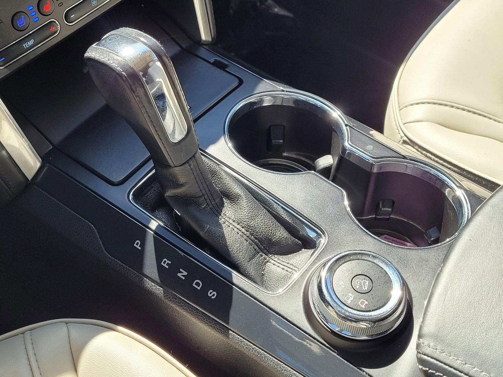 Used 2018 Ford Explorer Platinum image 27