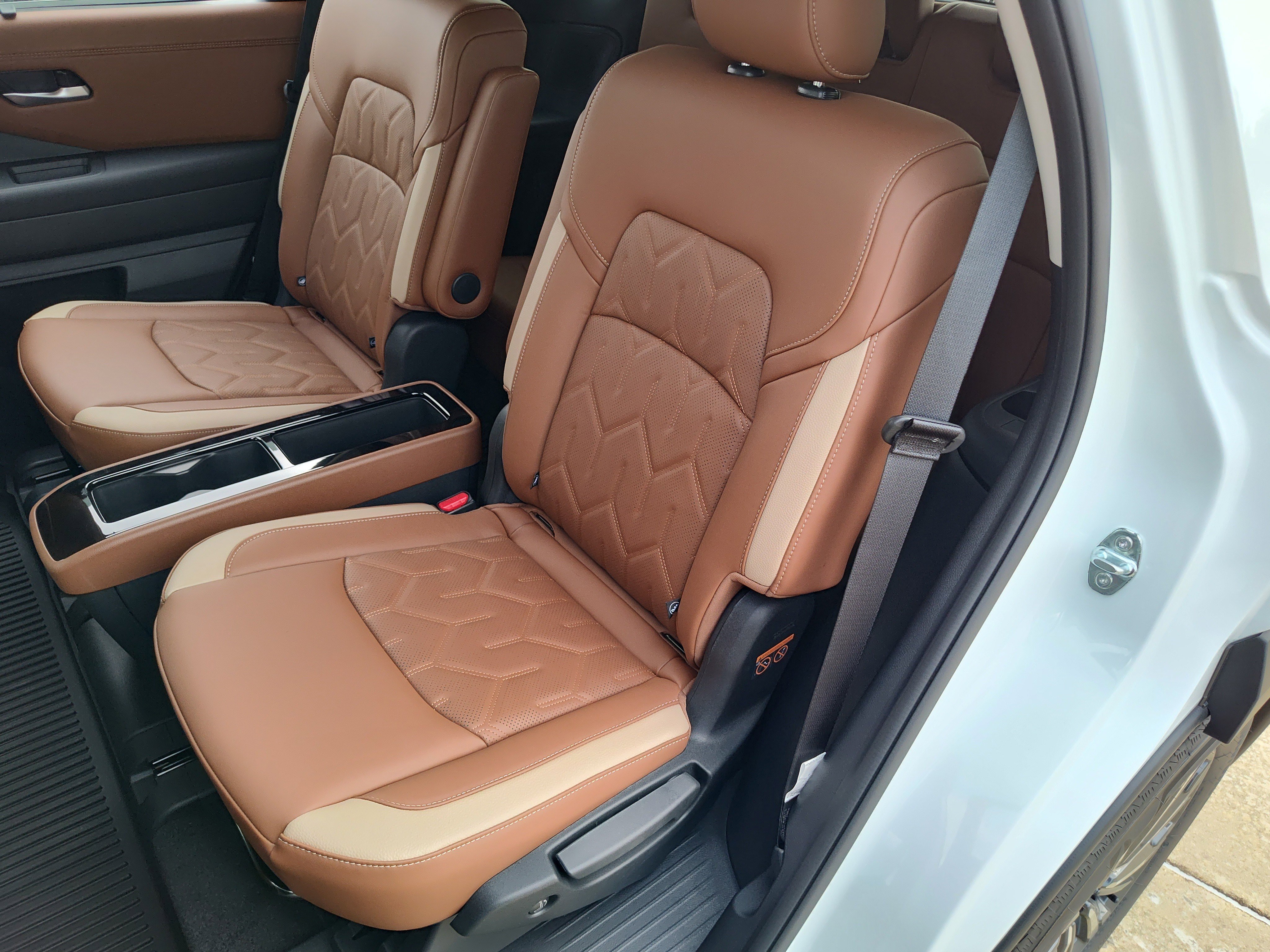 New 2026 Nissan Pathfinder Platinum FWD image 15