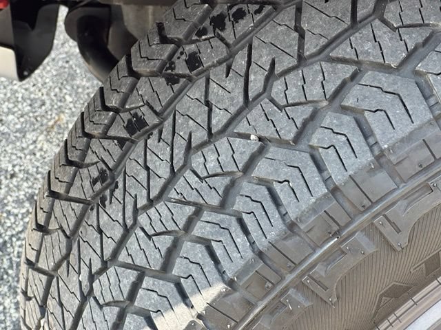Used 2025 Nissan Frontier PRO-4X w/ Pro Convenience Package AWD/4WD image 11