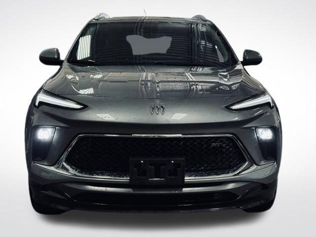 Used 2024 Buick Encore GX Sport Touring image 3