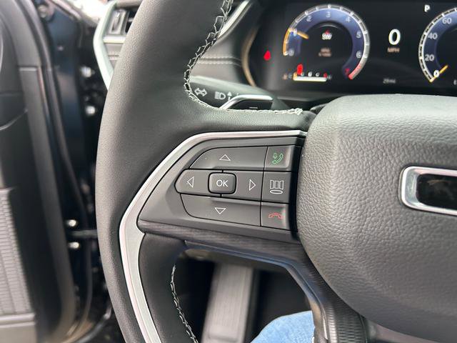 New 2025 Jeep Grand Cherokee Altitude image 16