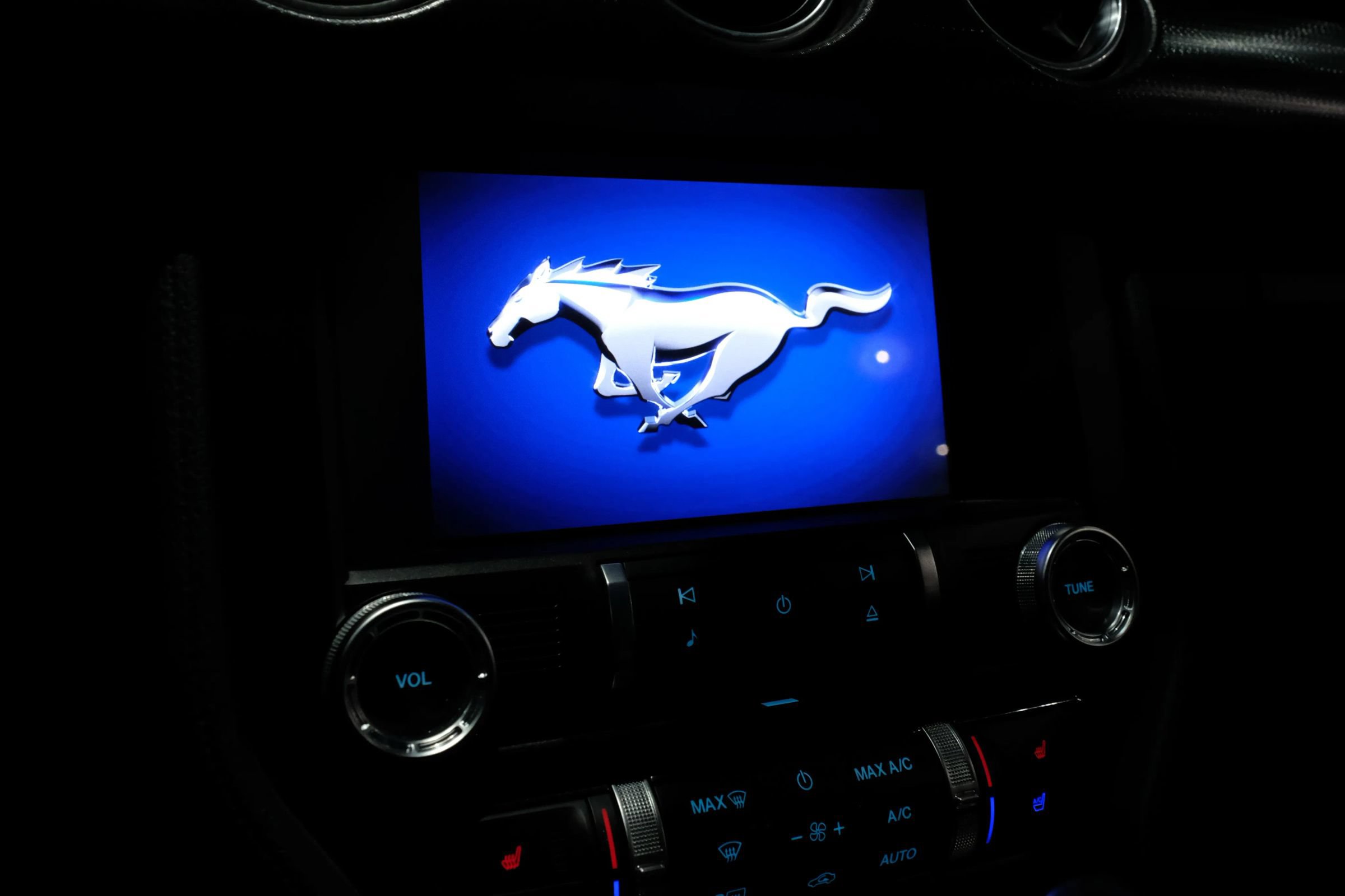 Used 2022 Ford Mustang GT Premium w/ Equipment Group 401A RWD image 22