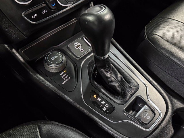 Used 2020 Jeep Cherokee Latitude Lux w/ Comfort/Convenience Group image 27