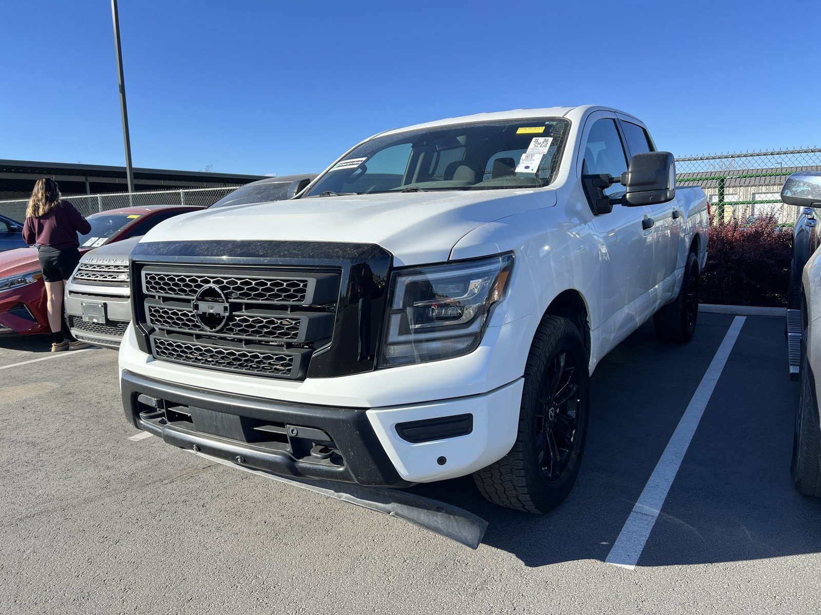 Used 2023 Nissan Titan SV w/ SV Convenience Package AWD/4WD image 2