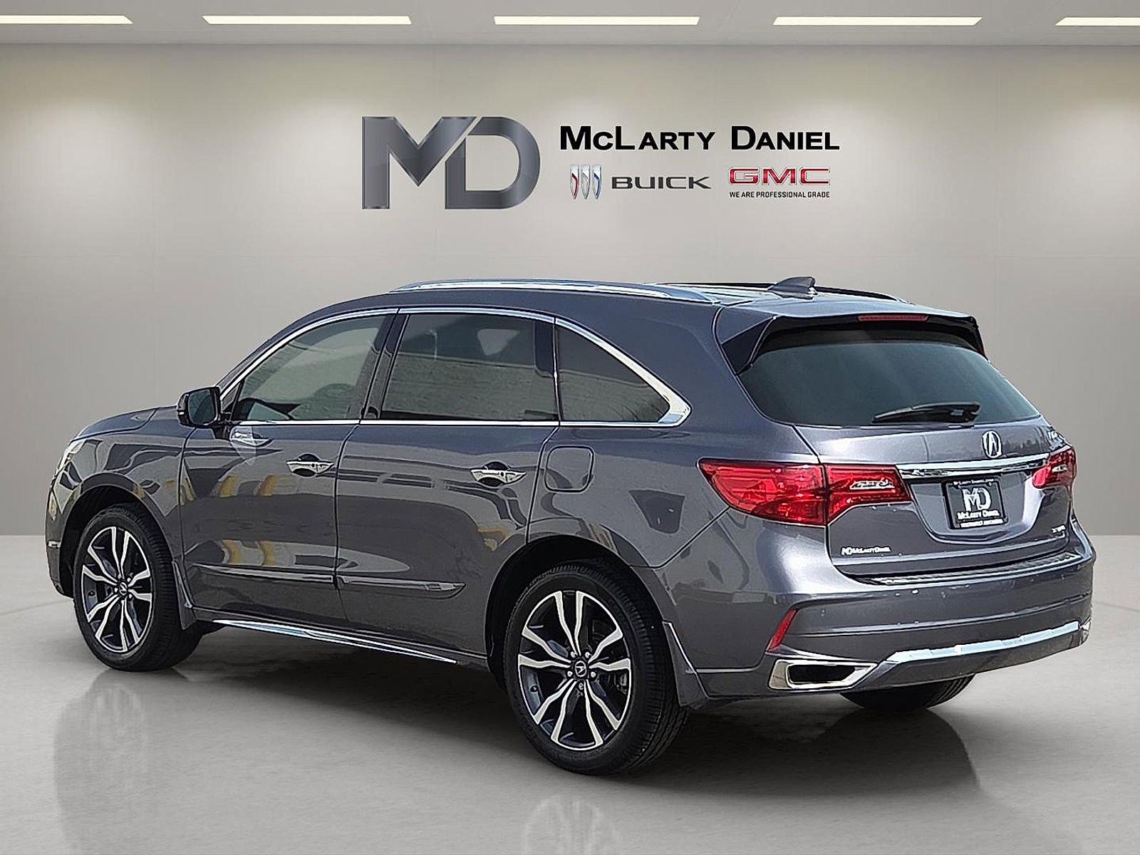 Used 2020 Acura MDX SH-AWD w/ Advance Package image 4
