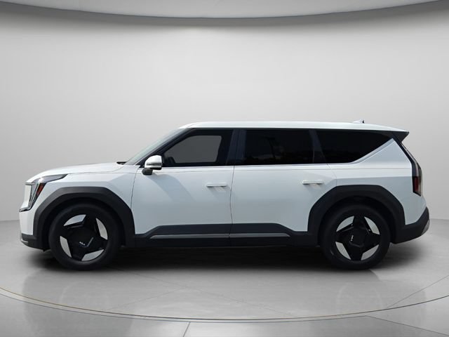 Used 2024 Kia EV9 Light Long Range RWD image 3