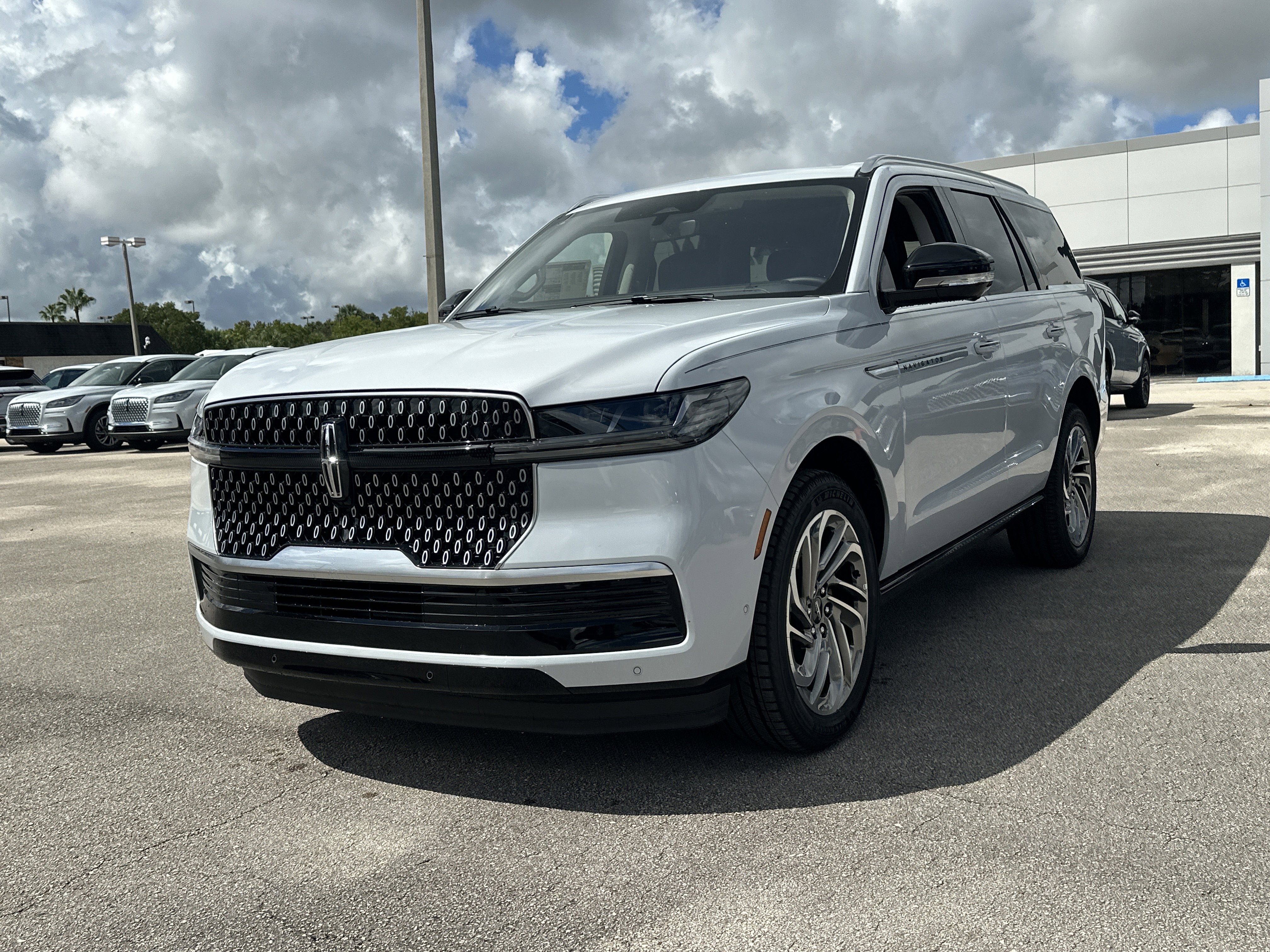 New 2025 Lincoln Navigator Reserve video 2
