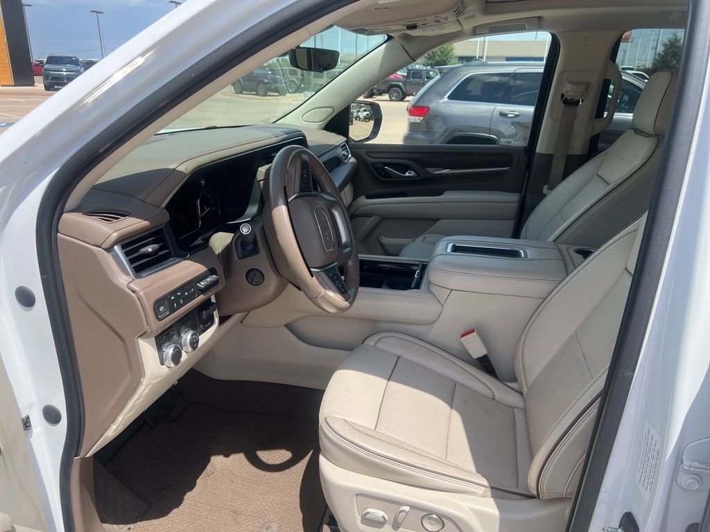 Used 2021 GMC Yukon Denali w/ Denali Premium Package AWD/4WD image 6
