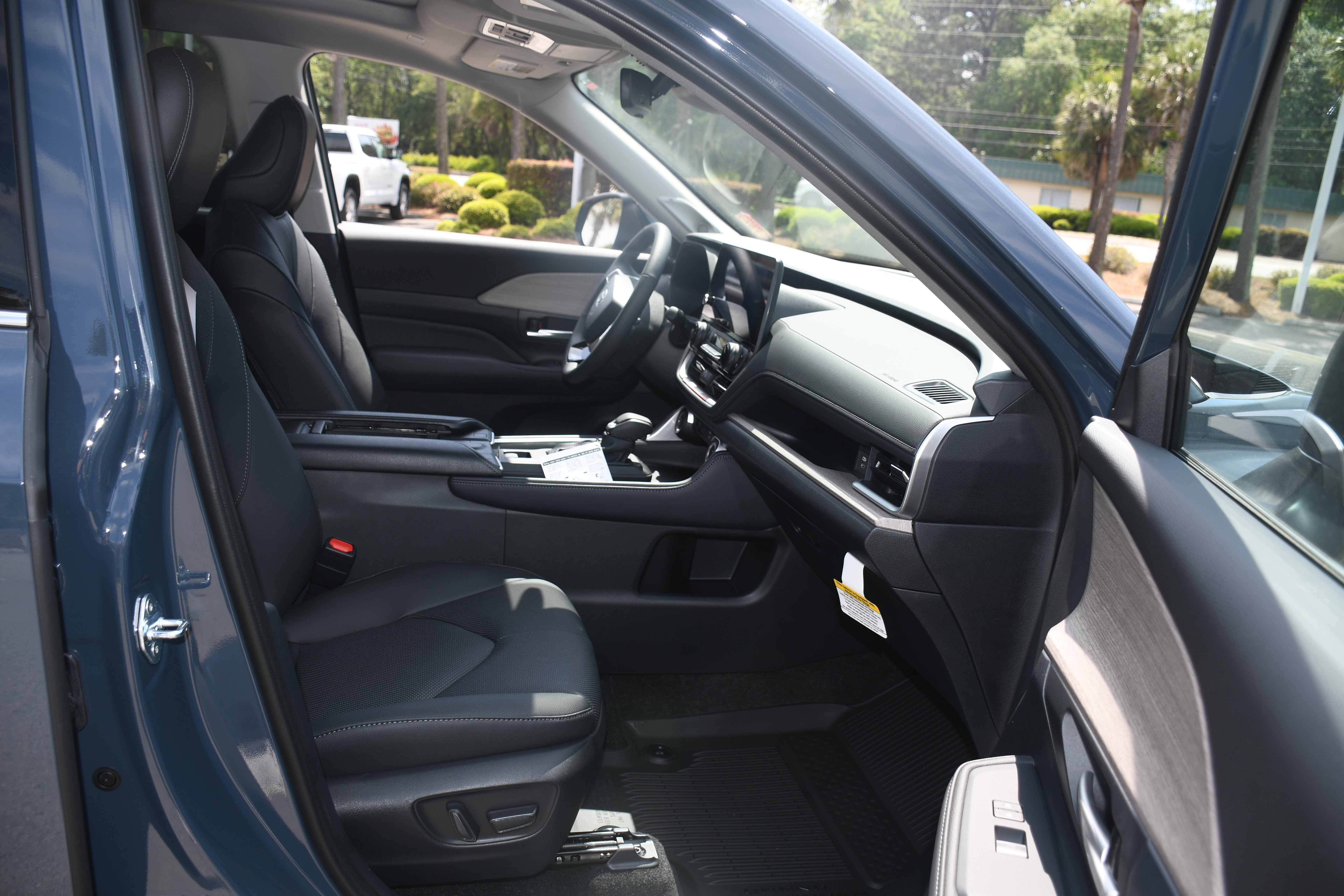 New 2026 Toyota Grand Highlander FWD image 11