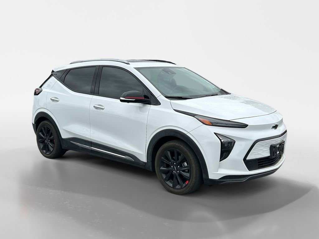 Used 2023 Chevrolet Bolt EUV Premier w/ Sun & Sound Package FWD image 9