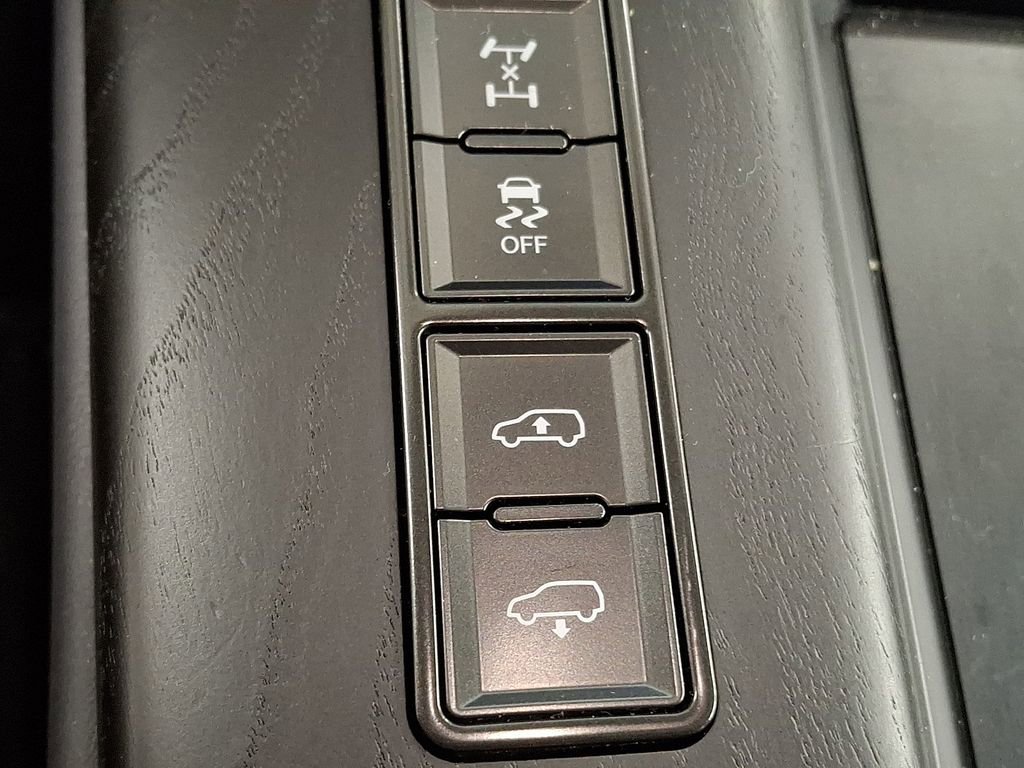 Used 2024 Lexus LX 600 4WD w/ Appearance Package image 21