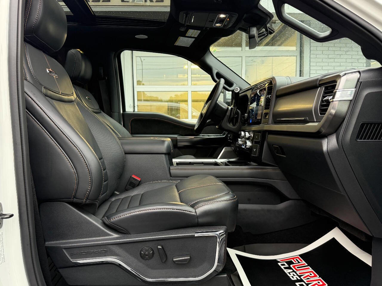 Used 2024 Ford F350 Platinum w/ FX4 Off-Road Package image 41
