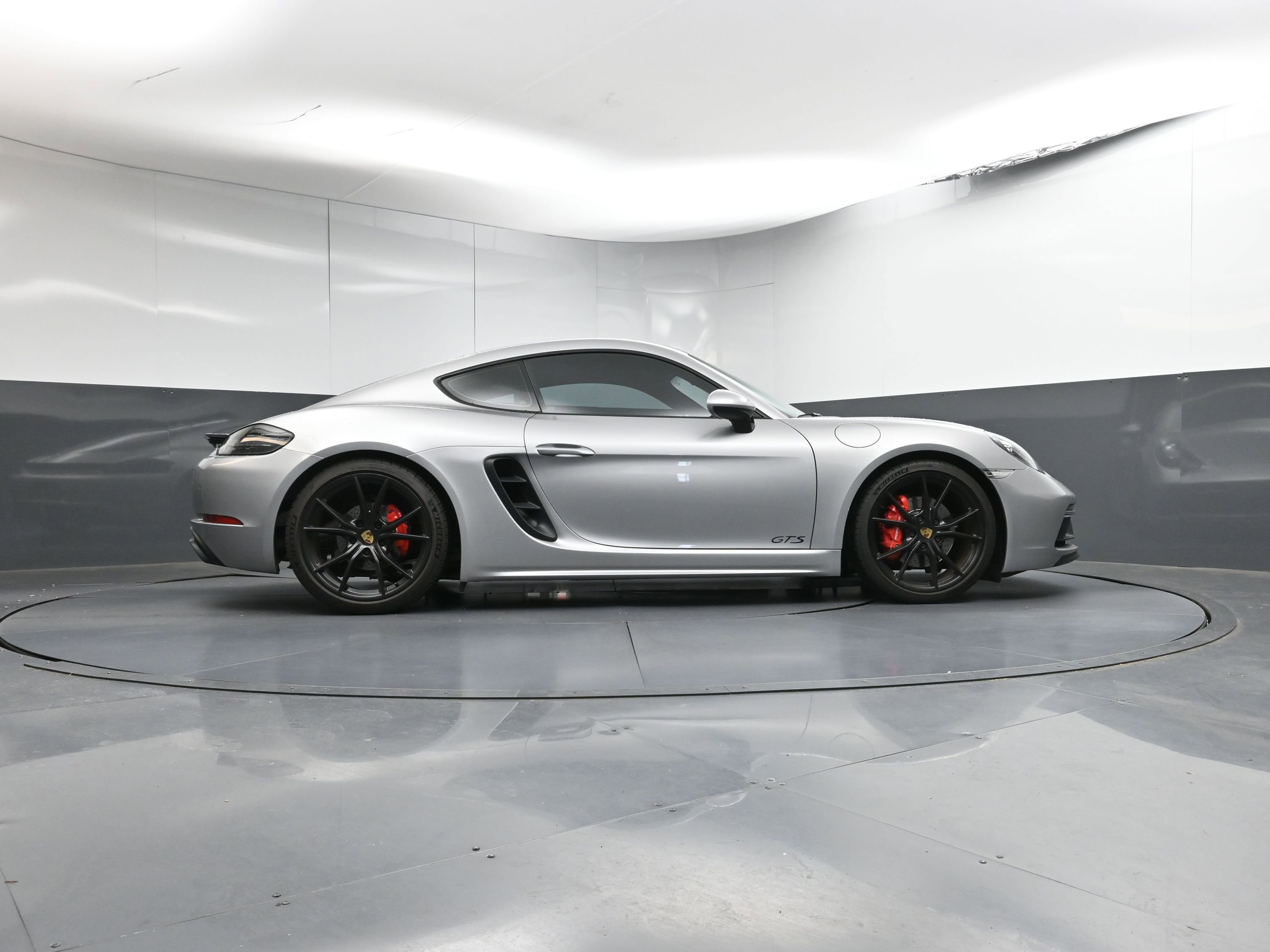 Certified 2019 Porsche 718 Cayman GTS image 31