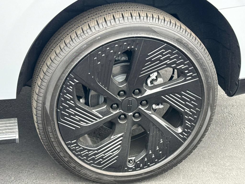 New 2025 Lincoln Navigator Reserve AWD/4WD image 31